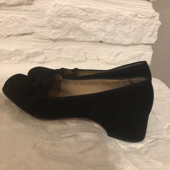 Salvatore Ferragamo suede tassel loafers with low heel size 7 - 7.5 - Picture 7 of 7